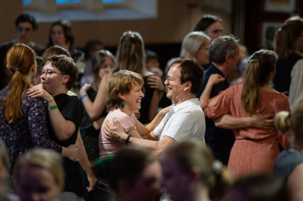 FESTIVAL SABATANTS TOOB KAASA MITMEKESISE PROGRAMMI JA HULGA TANTSURÕÕMU
